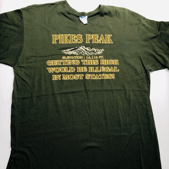Mens Pikes Peak Altitude Joke Crewneck Dad TShirt Green XL Colorado Tourist Fun - Picture 1 of 11